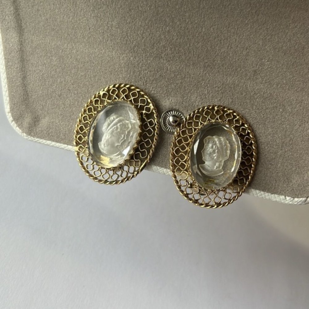 Vintage cameo clip on earrings